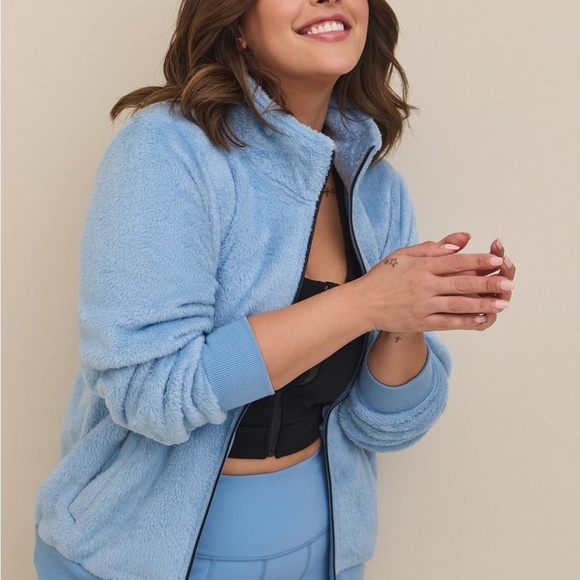 NWT Torrid Faux Fur Active Bomber Jacket, Size 1 (14-16) - Picture 6 of 15